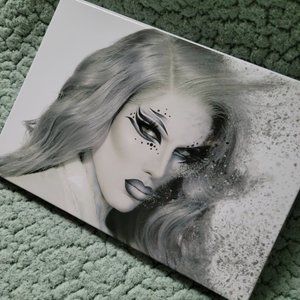 Jeffree Star Cremated Palette